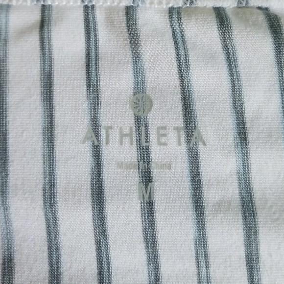 Athleta long sleeve shirt. - Picture 2 of 3